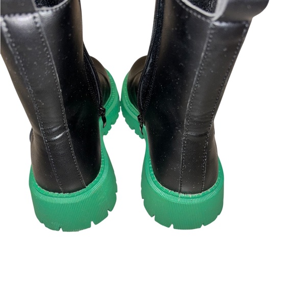 Stylish Black and Green Ankle Boots size 39 - Picture 3 of 7